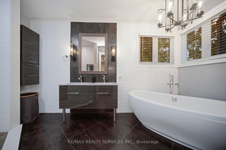 Photo 30 at 74 Leeward Drive N, Westgate, Brampton