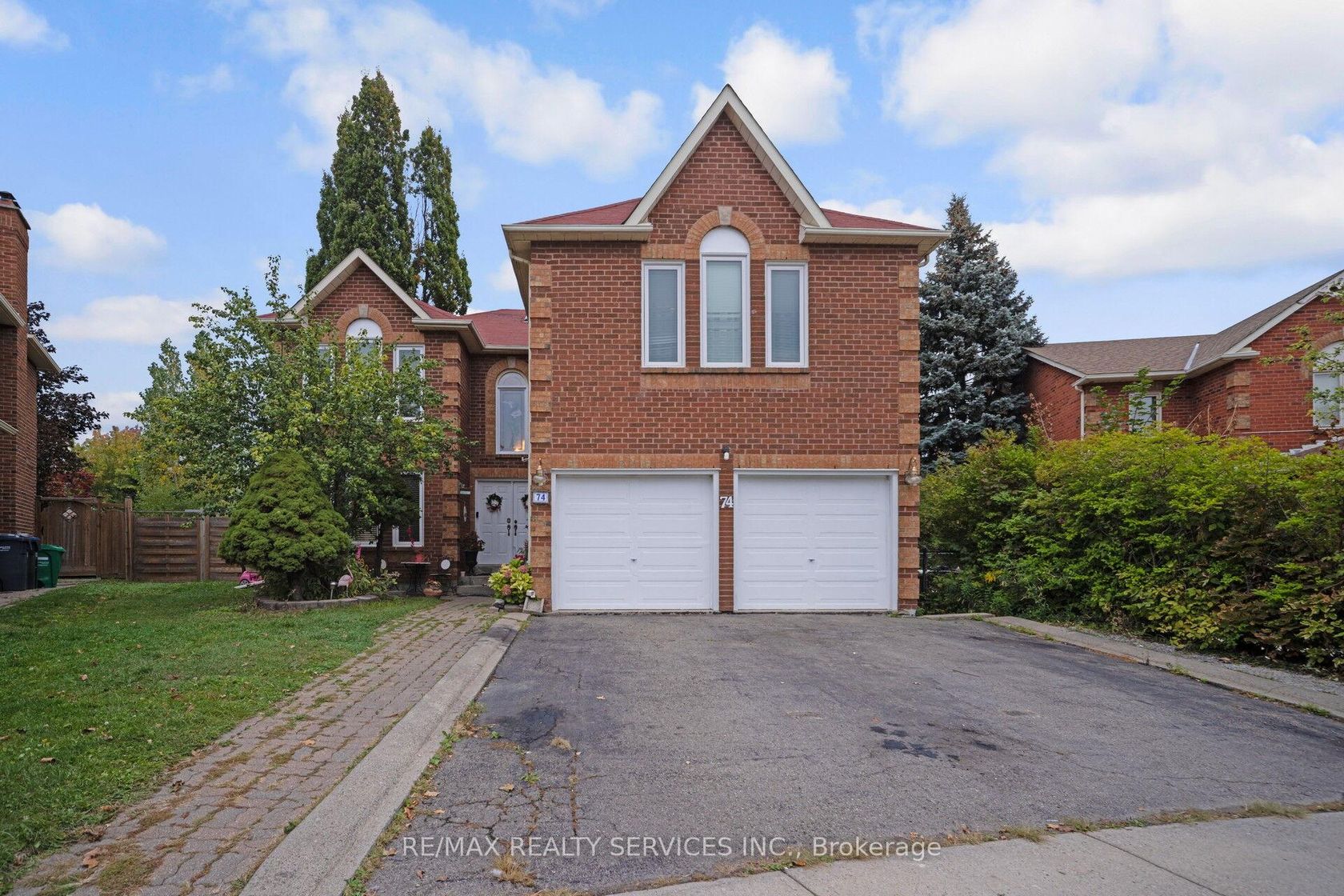 74 Leeward Drive N, Westgate, Brampton 2
