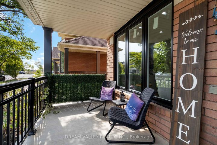 Photo 2 at 1517 Evans Terrace, CL Clarke, Milton
