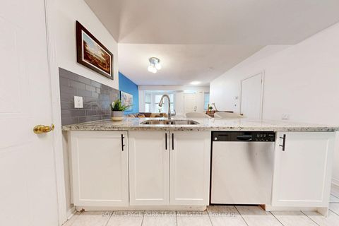 Photo 13 at 174 - 760 Lawrence Avenue W, Glen Park, Toronto