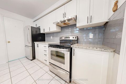 Photo 14 at 174 - 760 Lawrence Avenue W, Glen Park, Toronto