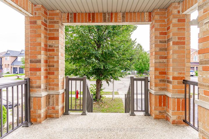 Photo 3 at 107 Crown Victoria Drive, Fletcher's Meadow, Brampton