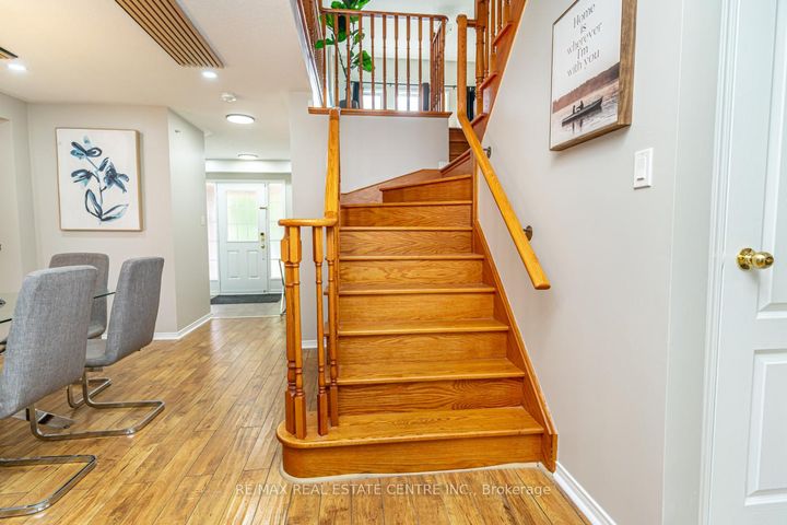 Photo 14 at 107 Crown Victoria Drive, Fletcher's Meadow, Brampton