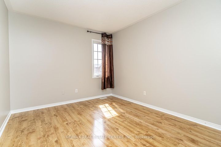 Photo 22 at 107 Crown Victoria Drive, Fletcher's Meadow, Brampton