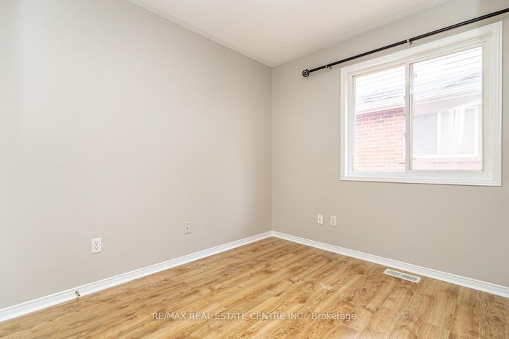 Photo 27 at 107 Crown Victoria Drive, Fletcher's Meadow, Brampton