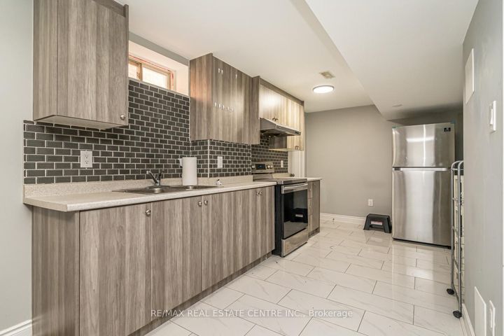 Photo 29 at 107 Crown Victoria Drive, Fletcher's Meadow, Brampton