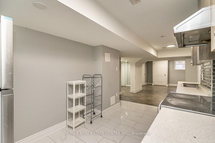 Photo 30 at 107 Crown Victoria Drive, Fletcher's Meadow, Brampton