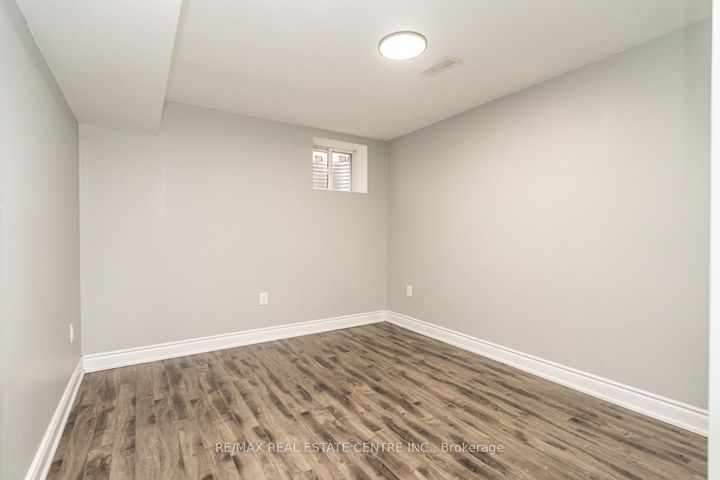 Photo 31 at 107 Crown Victoria Drive, Fletcher's Meadow, Brampton