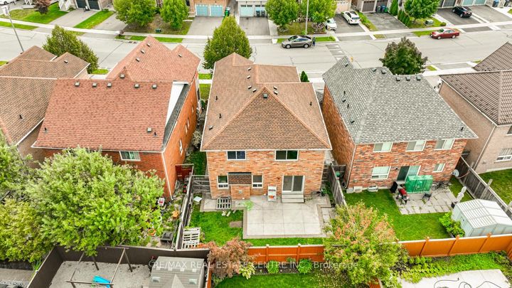 Photo 33 at 107 Crown Victoria Drive, Fletcher's Meadow, Brampton