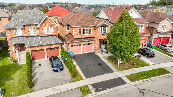 Photo 34 at 107 Crown Victoria Drive, Fletcher's Meadow, Brampton
