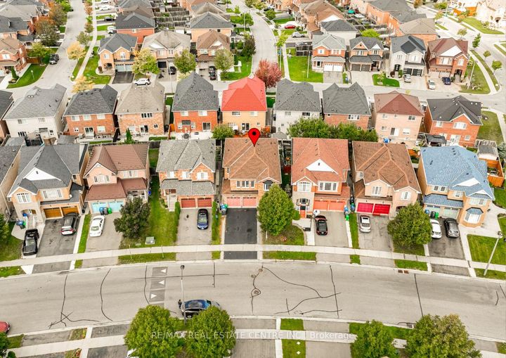 Photo 36 at 107 Crown Victoria Drive, Fletcher's Meadow, Brampton