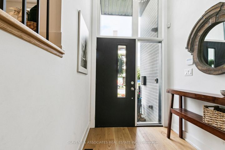 Photo 1 at 1040 Enola Avenue, Lakeview, Mississauga