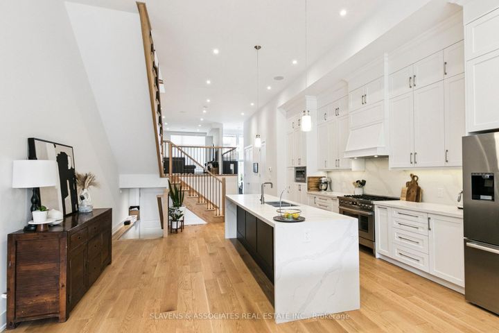Photo 5 at 1040 Enola Avenue, Lakeview, Mississauga