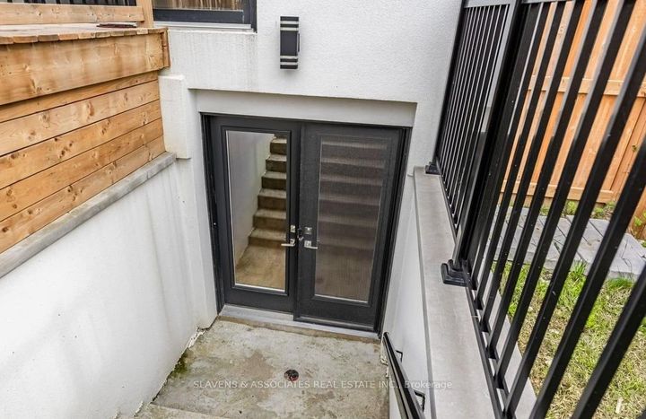 Photo 31 at 1040 Enola Avenue, Lakeview, Mississauga