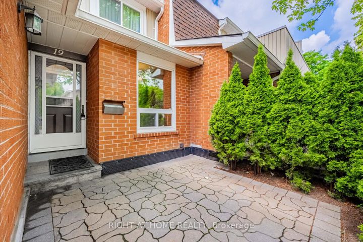 Photo 3 at 19 - 345 MEADOWS Boulevard W, Rathwood, Mississauga