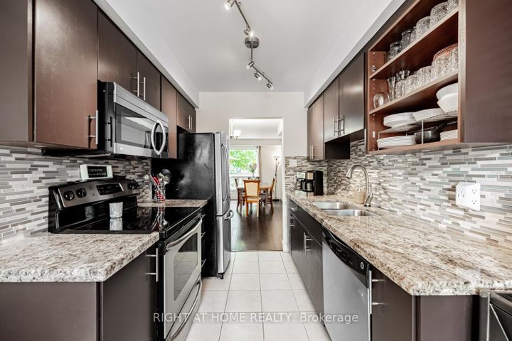 Photo 9 at 19 - 345 MEADOWS Boulevard W, Rathwood, Mississauga