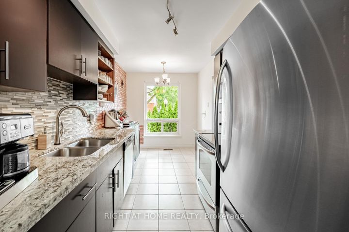 Photo 10 at 19 - 345 MEADOWS Boulevard W, Rathwood, Mississauga