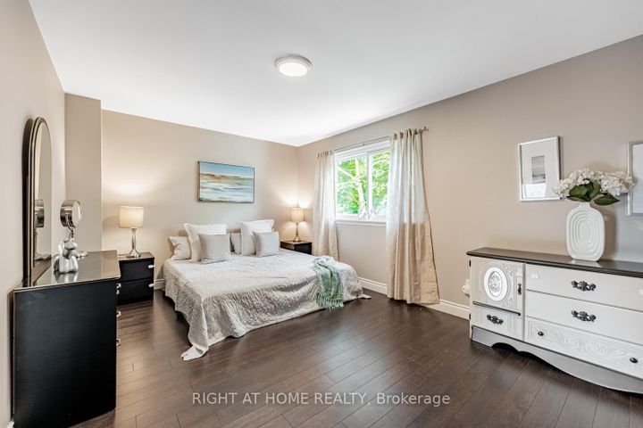 Photo 20 at 19 - 345 MEADOWS Boulevard W, Rathwood, Mississauga