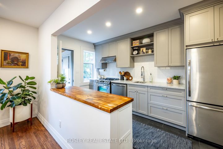 Photo 12 at 13 Methuen Avenue, Lambton Baby Point, Toronto