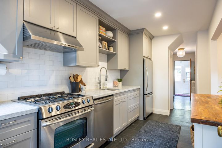 Photo 14 at 13 Methuen Avenue, Lambton Baby Point, Toronto