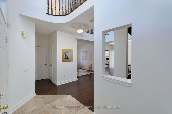 Photo 5 at 5119 Forestwalk Circle, Hurontario, Mississauga