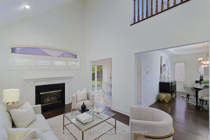 Photo 6 at 5119 Forestwalk Circle, Hurontario, Mississauga