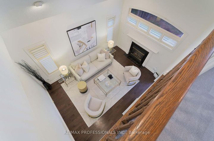 Photo 7 at 5119 Forestwalk Circle, Hurontario, Mississauga