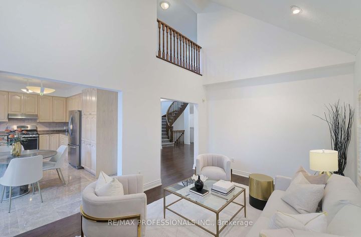 Photo 9 at 5119 Forestwalk Circle, Hurontario, Mississauga