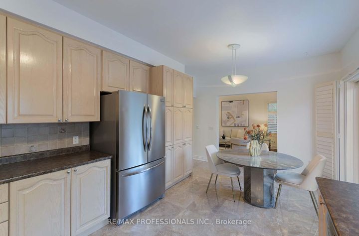 Photo 11 at 5119 Forestwalk Circle, Hurontario, Mississauga