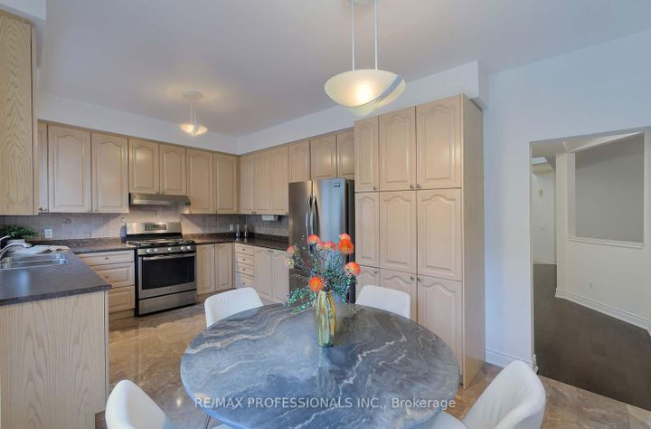 Photo 13 at 5119 Forestwalk Circle, Hurontario, Mississauga