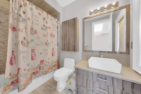 Photo 32 at 19 Petrolia Court, South Richvale, Richmond Hill