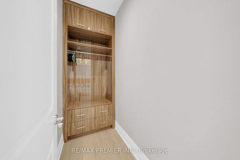 Photo 35 at 19 Petrolia Court, South Richvale, Richmond Hill