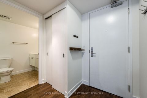 Photo 9 at 314 - 21 Nelson Street, Waterfront Communities C1, Toronto