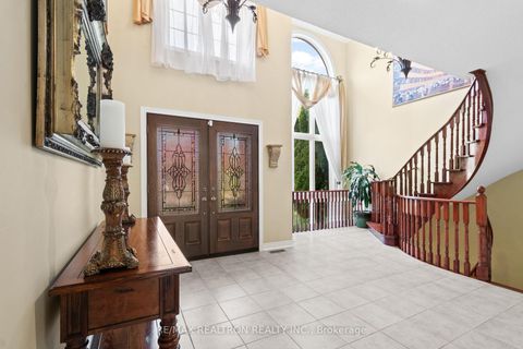 Photo 5 at 56 Sadot Court, Beverley Glen, Vaughan
