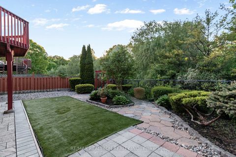 Photo 31 at 56 Sadot Court, Beverley Glen, Vaughan