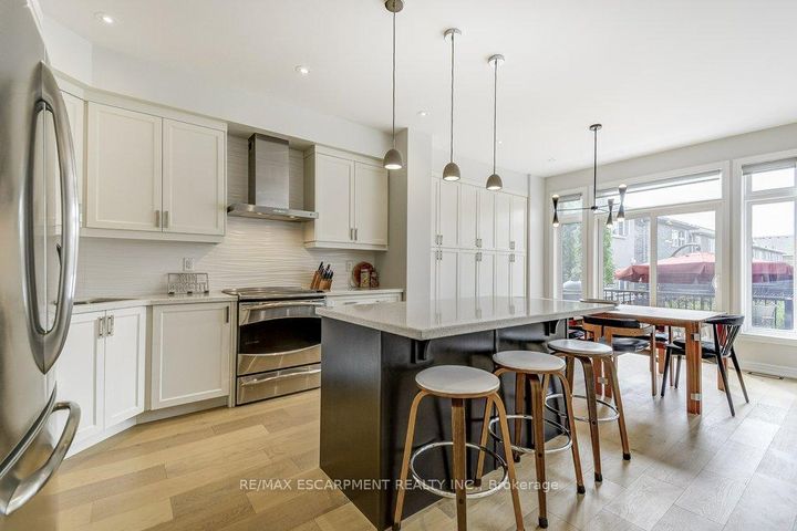 Photo 11 at 195 Painter Terrace, Waterdown, Hamilton
