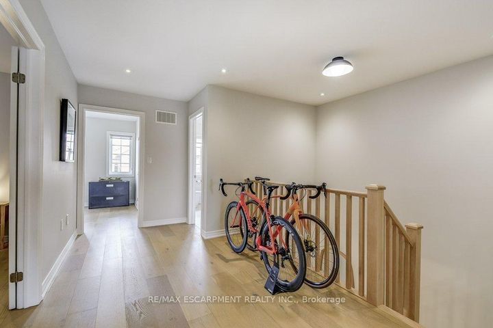 Photo 15 at 195 Painter Terrace, Waterdown, Hamilton