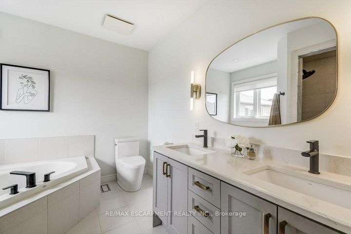 Photo 17 at 195 Painter Terrace, Waterdown, Hamilton