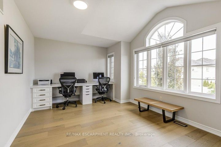 Photo 21 at 195 Painter Terrace, Waterdown, Hamilton