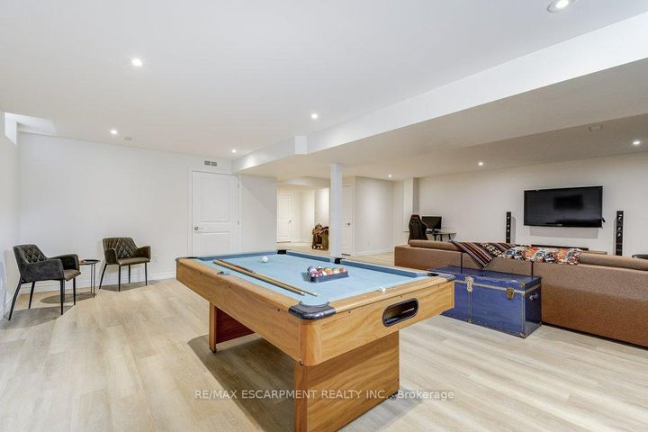 Photo 26 at 195 Painter Terrace, Waterdown, Hamilton