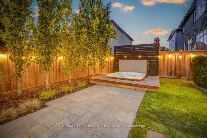 Photo 33 at 195 Painter Terrace, Waterdown, Hamilton