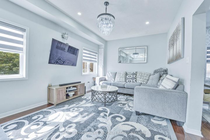 Photo 8 at 12 Homeview Road, Bram East, Brampton