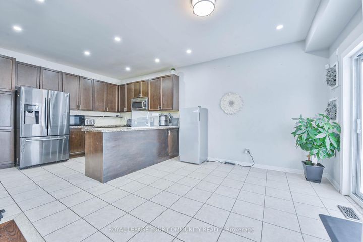 Photo 14 at 12 Homeview Road, Bram East, Brampton