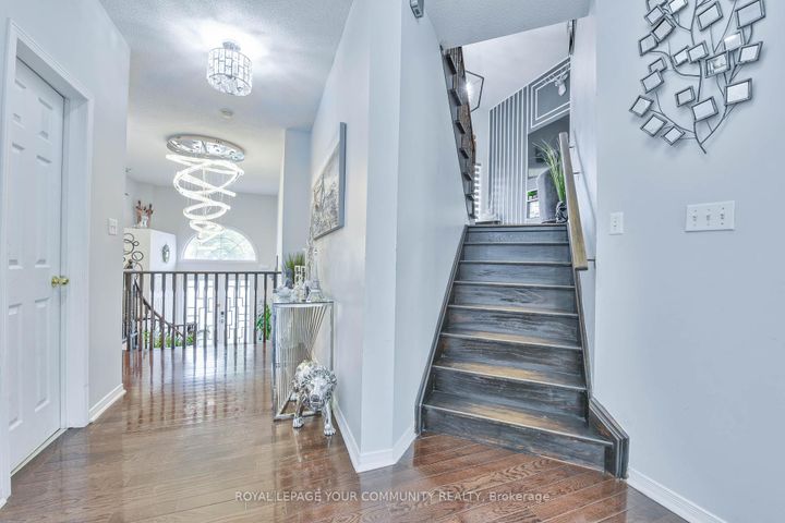 Photo 16 at 12 Homeview Road, Bram East, Brampton