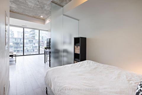 Photo 11 at 816 - 629 King Street W, Waterfront Communities C1, Toronto