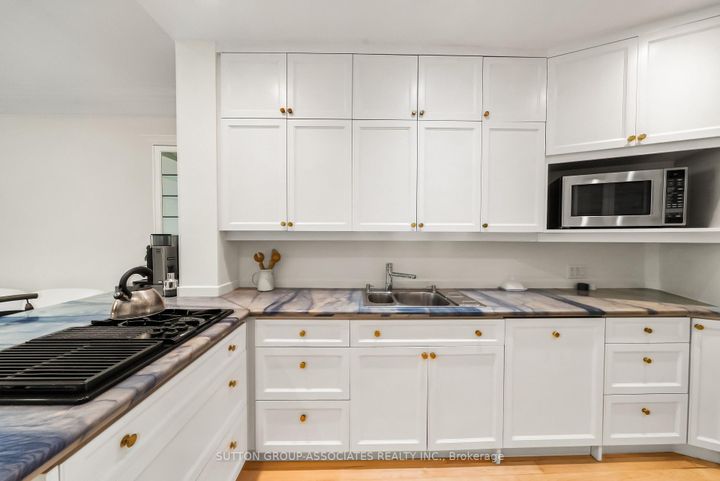 Photo 12 at 193 Howland Avenue, Annex, Toronto