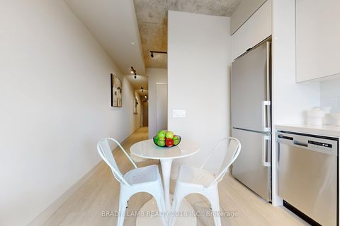 Photo 6 at 913 - 195 McCaul Street, Chinatown, Toronto Photo 6 at 913 - 195 McCaul Street, Chinatown, Toronto