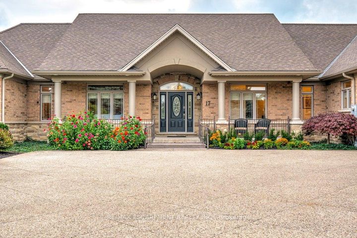 Photo 2 at 17 TEWS Lane, Greensville, Hamilton