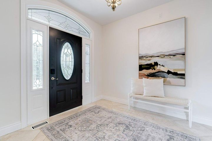 Photo 4 at 17 TEWS Lane, Greensville, Hamilton