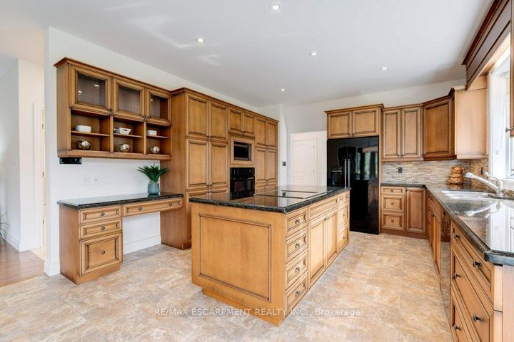 Photo 9 at 17 TEWS Lane, Greensville, Hamilton